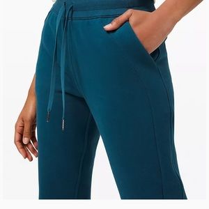 NWT! Lululemon Scuba high rise jogger 28” size 4